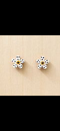 🌼 Mini White Bloom Studs